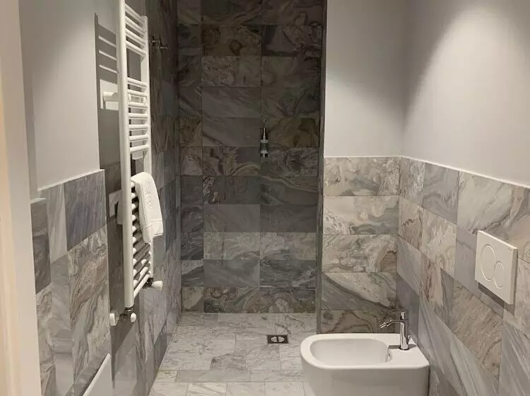 Aux Pieds Du Roi  Suite & Spa