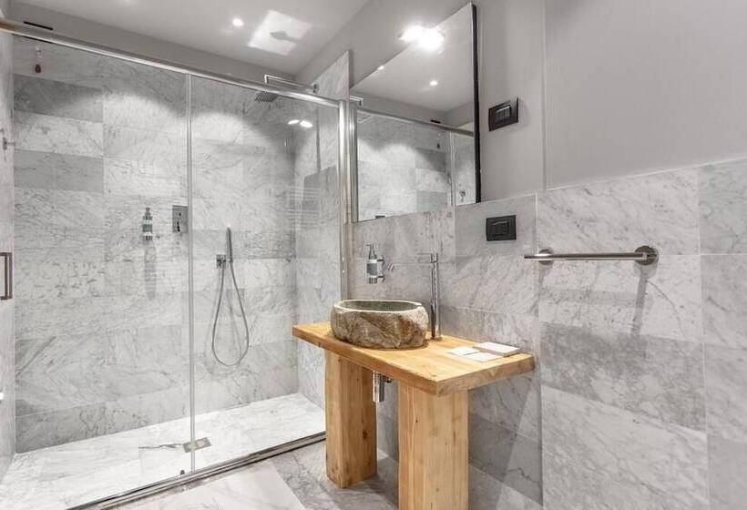 Aux Pieds Du Roi  Suite & Spa