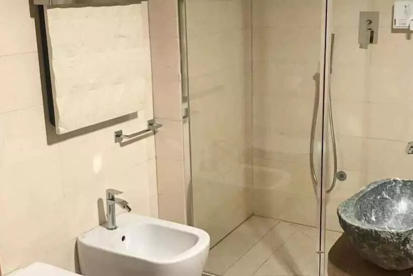 Aux Pieds Du Roi  Suite & Spa