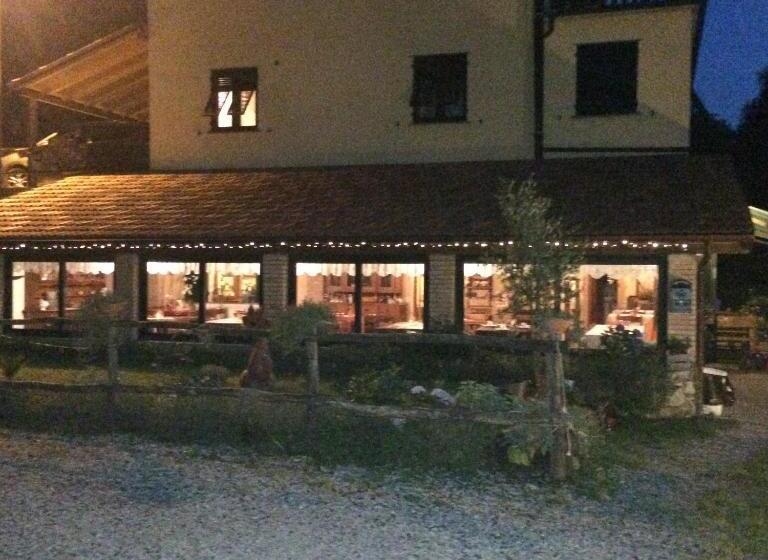 ホテル Agriturismo La Taverna Del Nonno