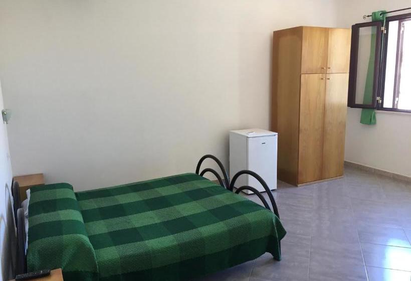 هتل Agriturismo Masseria Le Creste