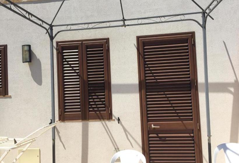 هتل Agriturismo Masseria Le Creste