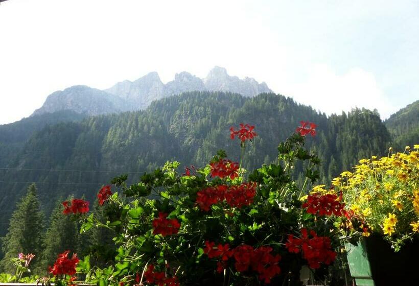 פנסיון Affittacamere Pizzeria Marmolada