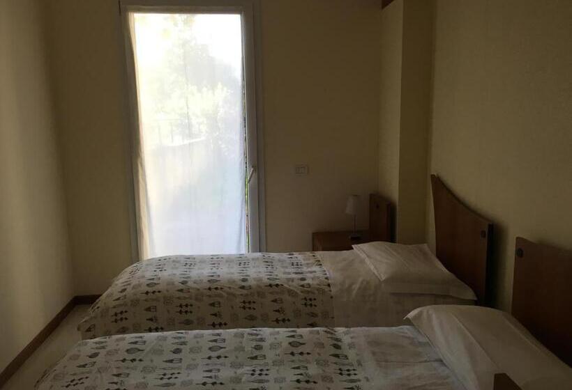 פנסיון Aparthotel Manfrè