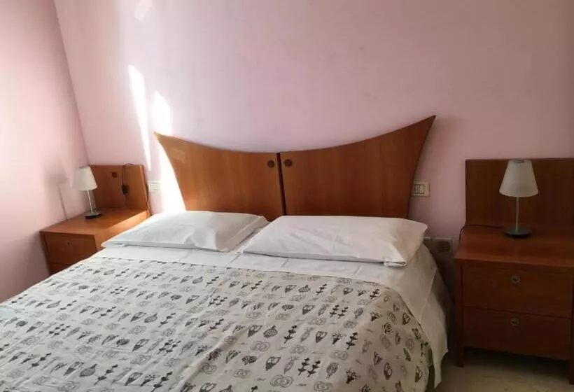 ペンション Aparthotel Manfrè