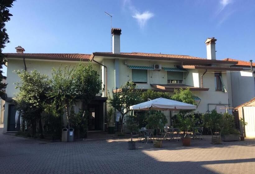 פנסיון Aparthotel Manfrè