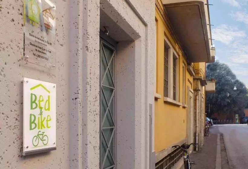 پانسیون Bed & Bike Ferrara