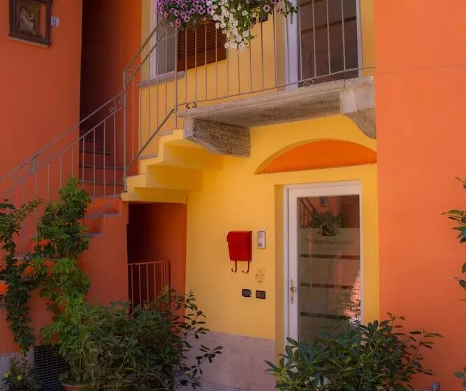 پانسیون Belsorrisovarese Elegance City Residence Private Parking  With Reservation