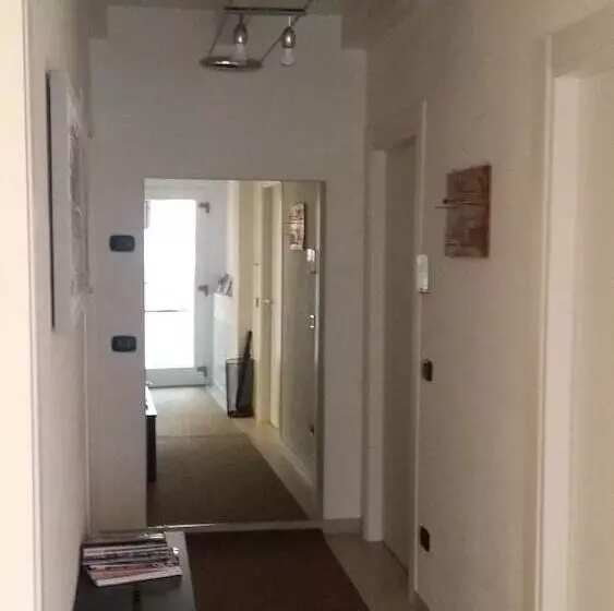 پانسیون Belsorrisovarese Elegance City Residence Private Parking  With Reservation