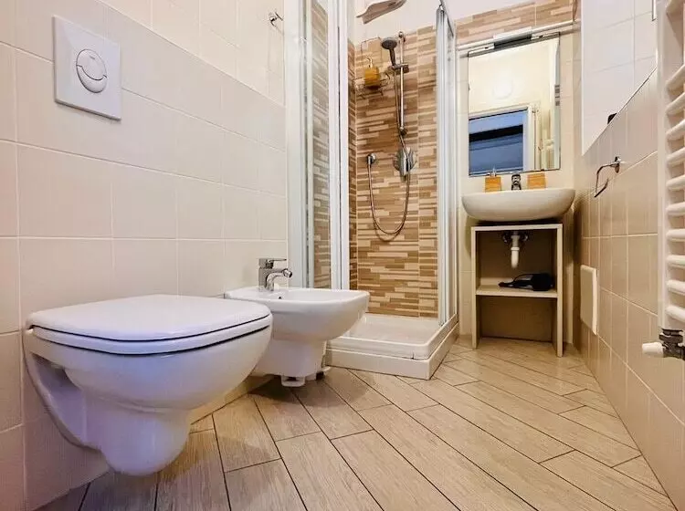 پانسیون Belsorrisovarese Elegance City Residence Private Parking  With Reservation