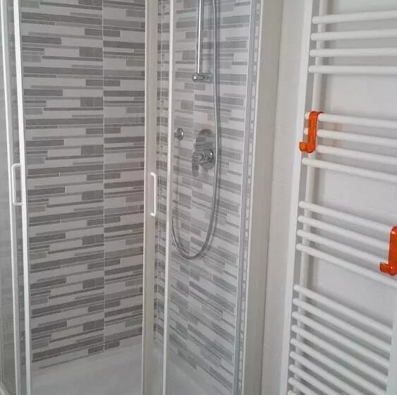 پانسیون Belsorrisovarese Elegance City Residence Private Parking  With Reservation