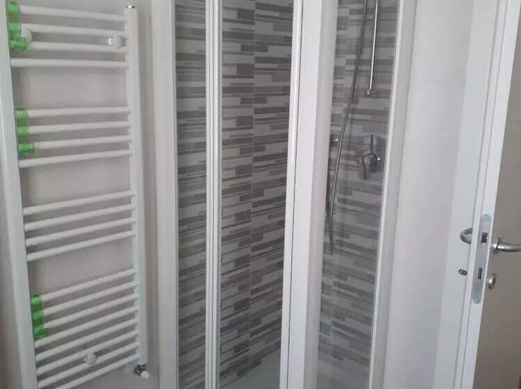 پانسیون Belsorrisovarese Elegance City Residence Private Parking  With Reservation