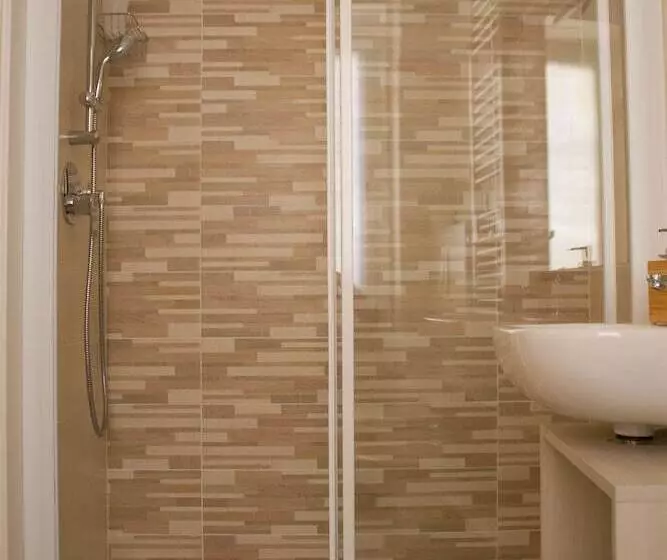 پانسیون Belsorrisovarese Elegance City Residence Private Parking  With Reservation