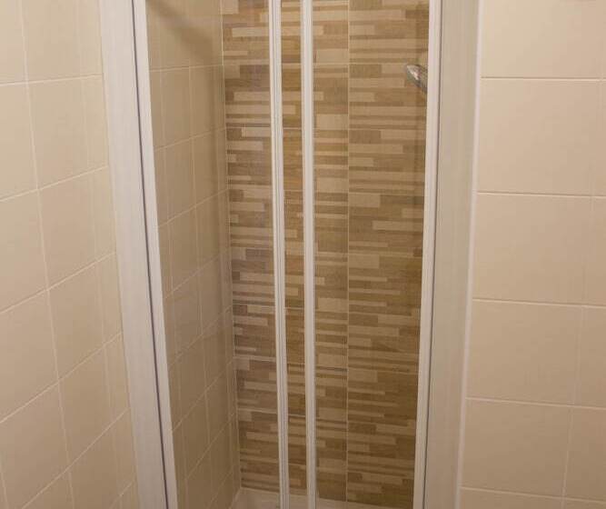 پانسیون Belsorrisovarese Elegance City Residence Private Parking With Reservation