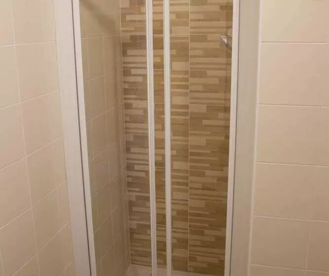 پانسیون Belsorrisovarese Elegance City Residence Private Parking  With Reservation