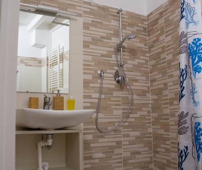 پانسیون Belsorrisovarese Elegance City Residence Private Parking With Reservation