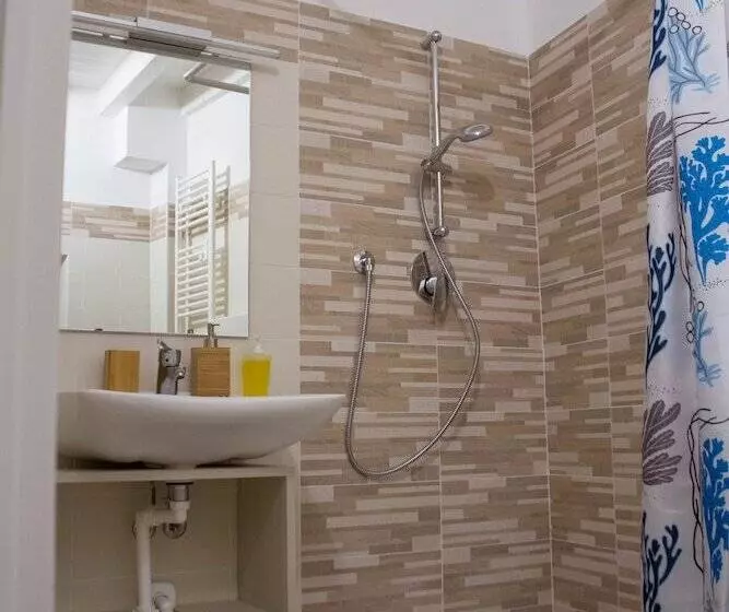 پانسیون Belsorrisovarese Elegance City Residence Private Parking  With Reservation