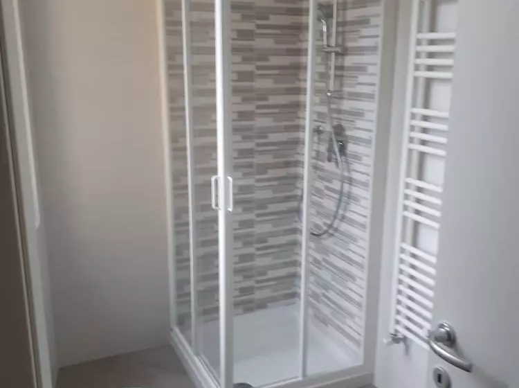 پانسیون Belsorrisovarese Elegance City Residence Private Parking  With Reservation