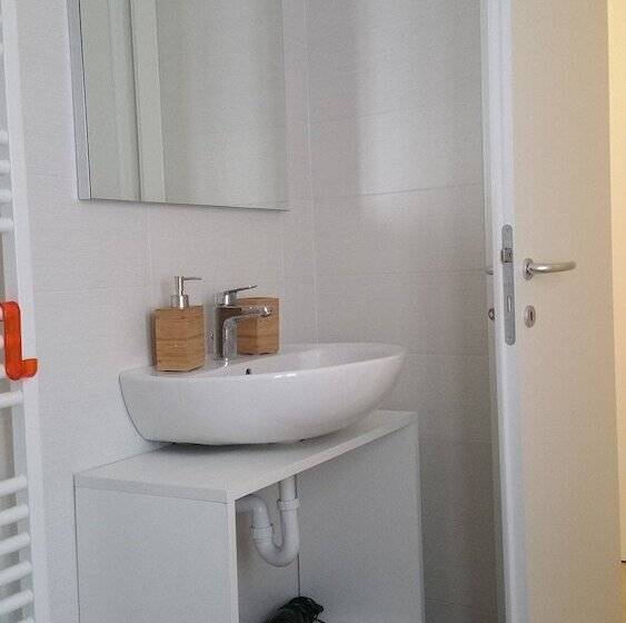 پانسیون Belsorrisovarese Elegance City Residence Private Parking With Reservation