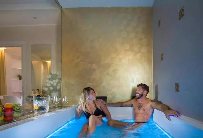 White Suite & Apartments