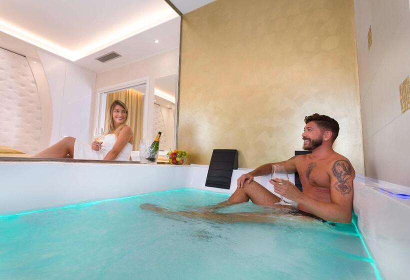 White Suite & Apartments