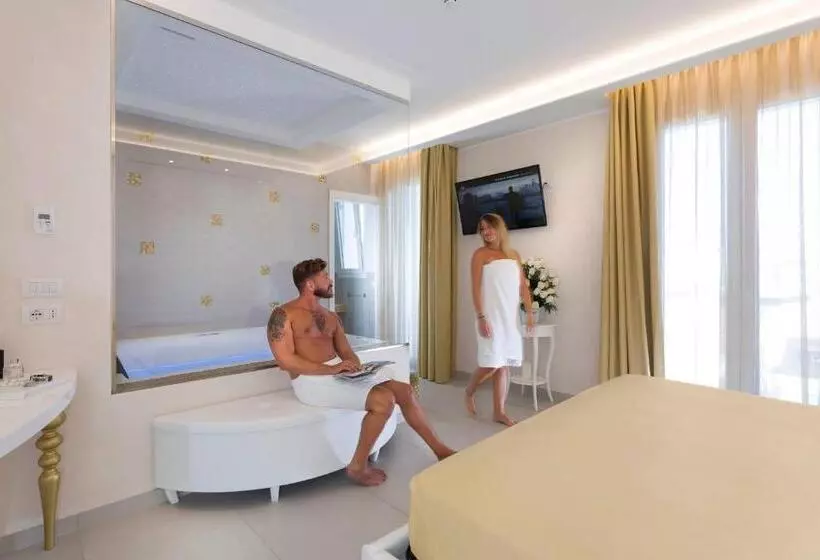 White Suite & Apartments