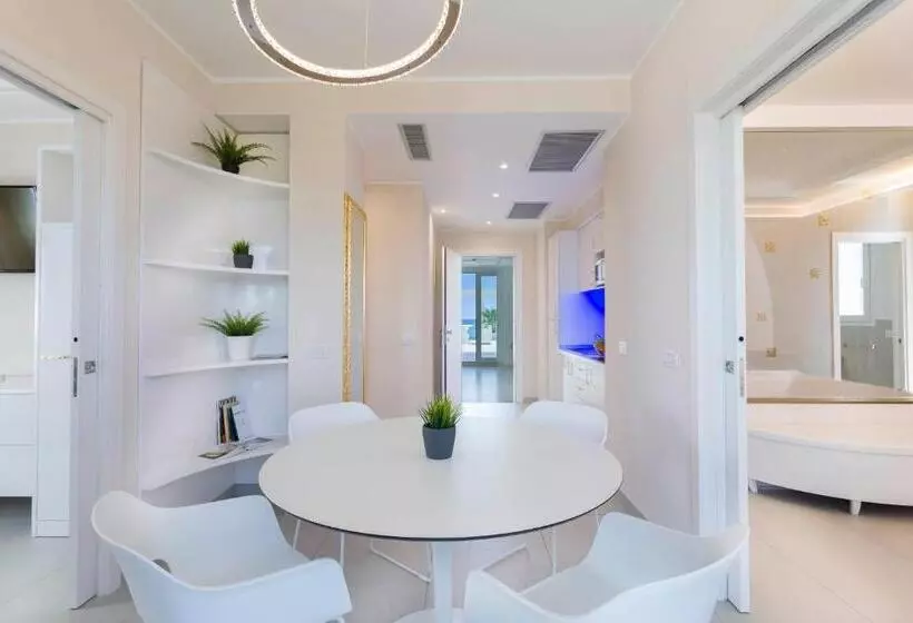 White Suite & Apartments