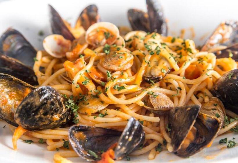 White Suite & Apartments