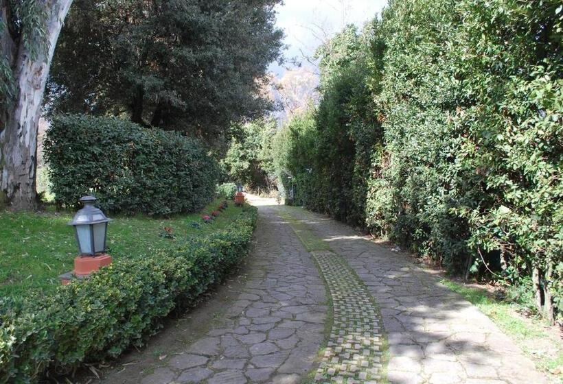 Residence Casale Mostacciano