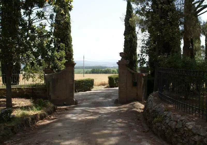 ホテル Agriturismo Fattoria La Cacciata