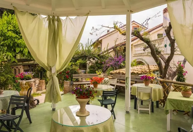 هتل Agriturismo Il Quadrifoglio