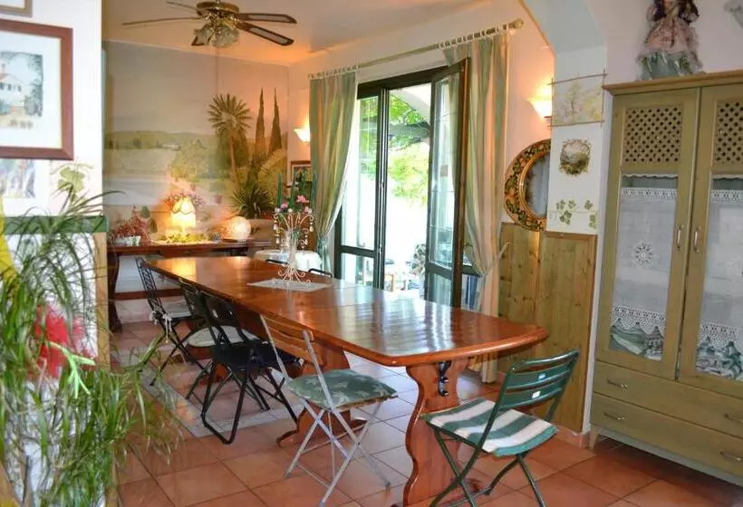 هتل Agriturismo Il Quadrifoglio