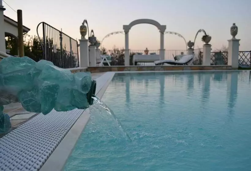 هتل Agriturismo Il Quadrifoglio