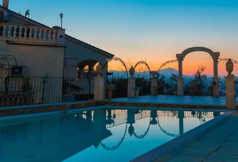 هتل Agriturismo Il Quadrifoglio