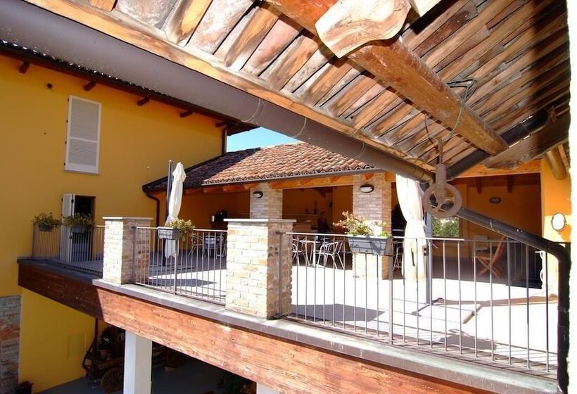 בית מלון כפרי Agriturismo La Martina