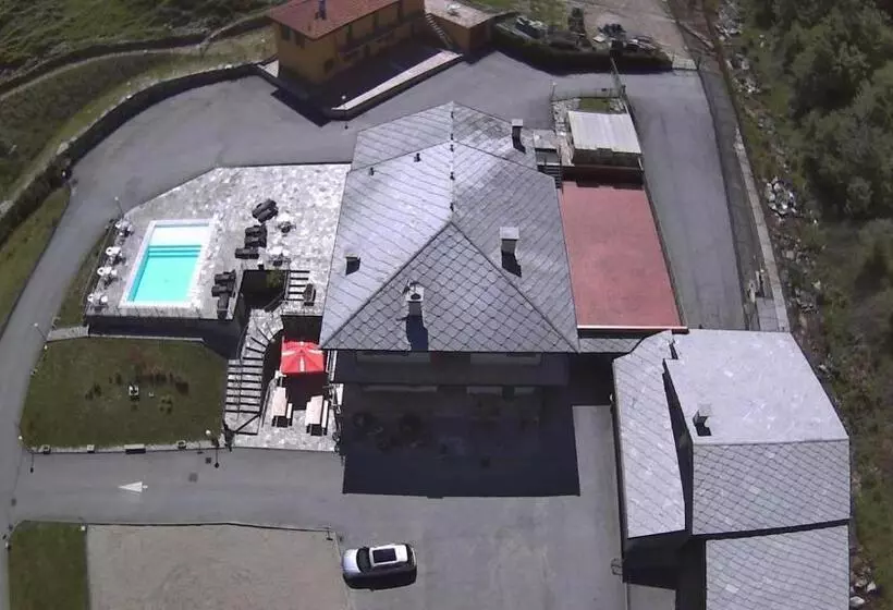 هتل Agriturismo La Miniera