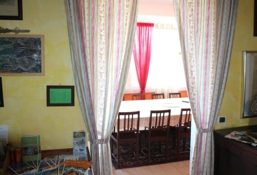 ペンション La Casa Rosa