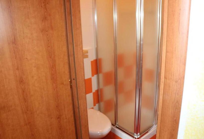 ペンション La Casa Rosa