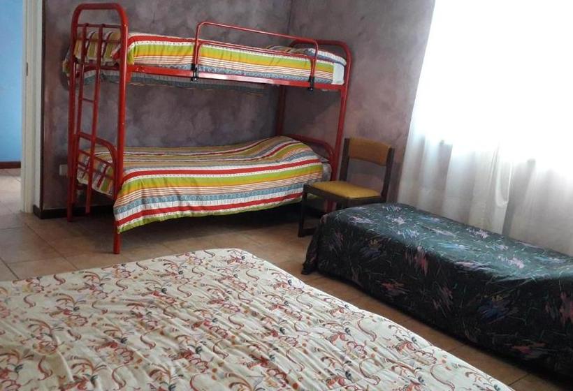 ペンション La Casa Rosa