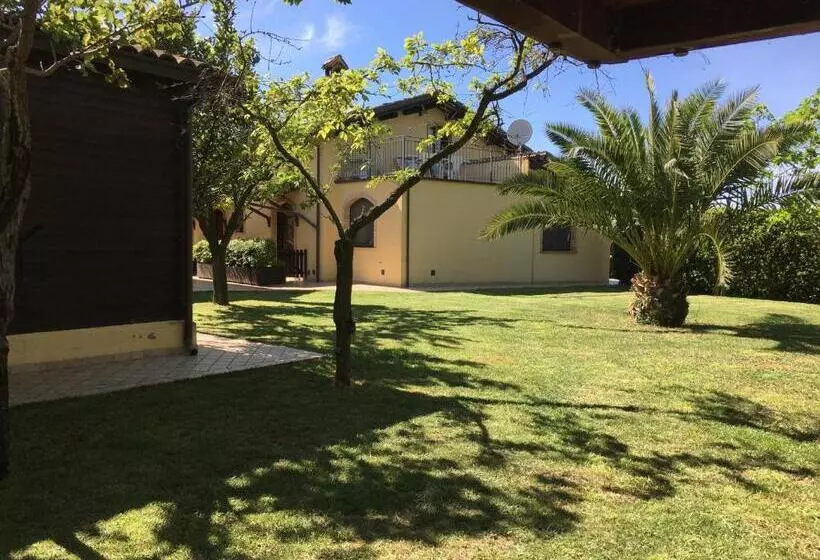 Hotelli Agriturismo Il Casale
