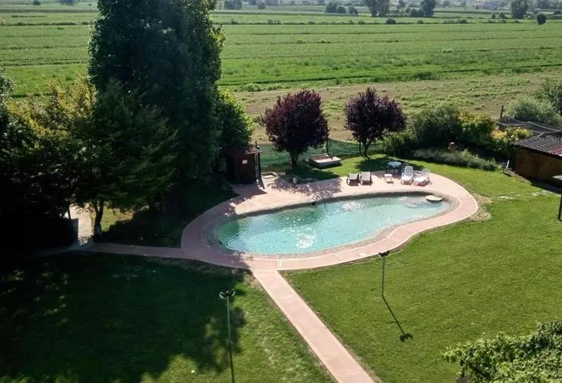 ホテル La Pioppa Agriturismo