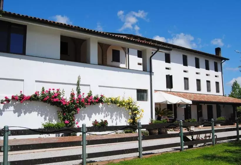 ホテル La Pioppa Agriturismo