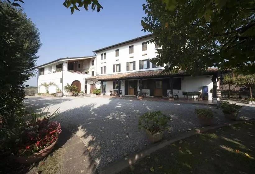 ホテル La Pioppa Agriturismo