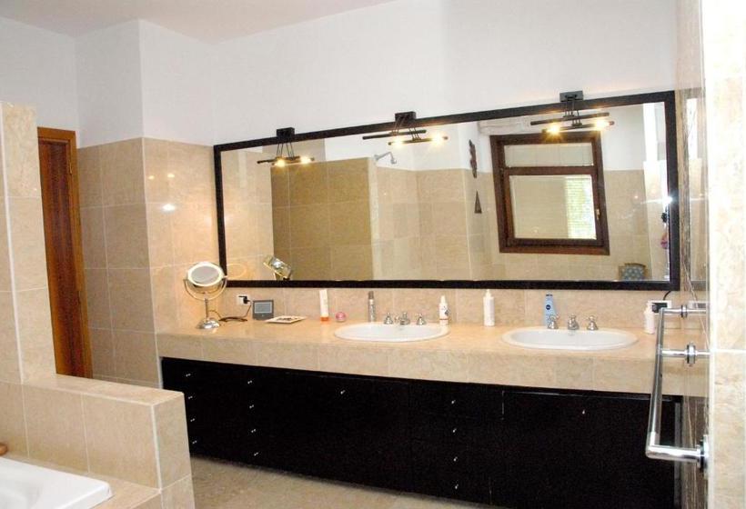 بنسيون Resort Villa Manu