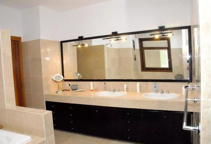 Majatalo Resort Villa Manu