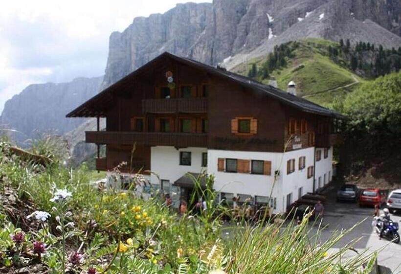 הוסטל Rifugio Frara