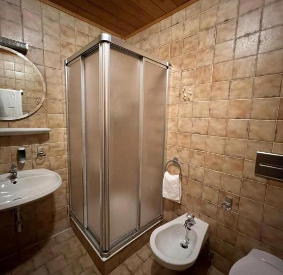 הוסטל Rifugio Frara