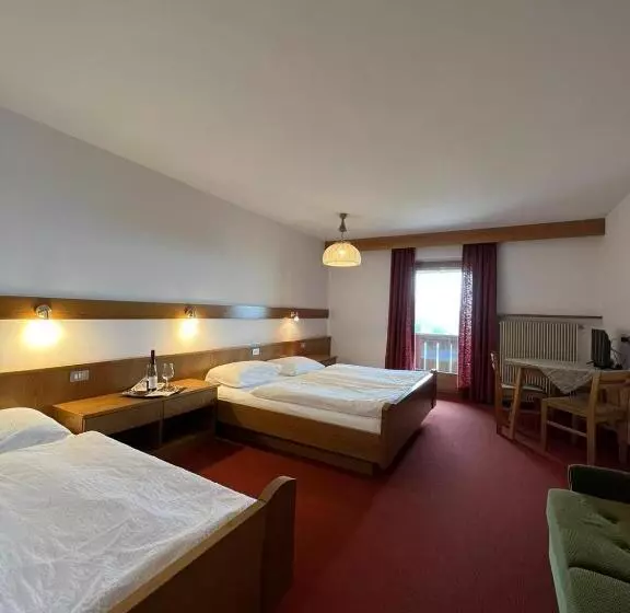 Retkeilymaja Rifugio Frara