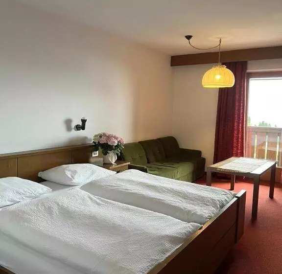 Retkeilymaja Rifugio Frara