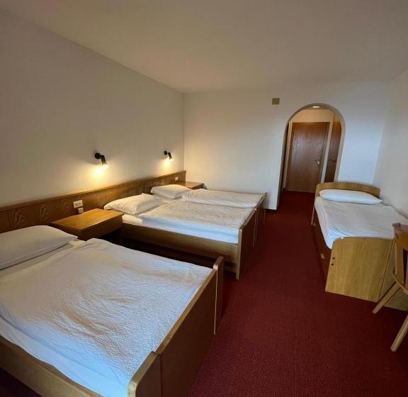 הוסטל Rifugio Frara